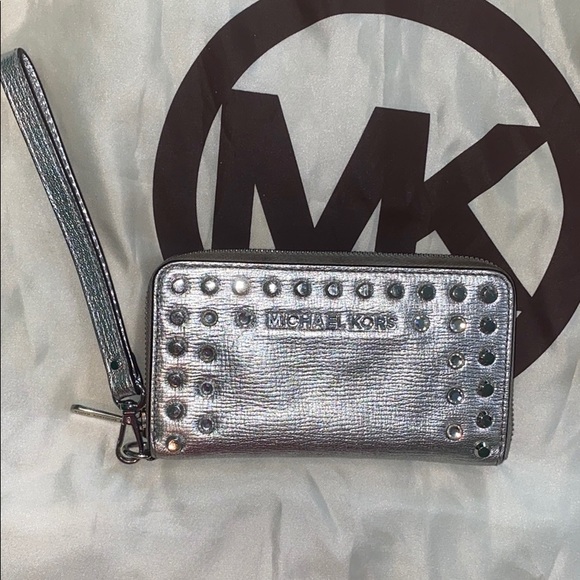 Michael Kors Handbags - Michael Kors wallet